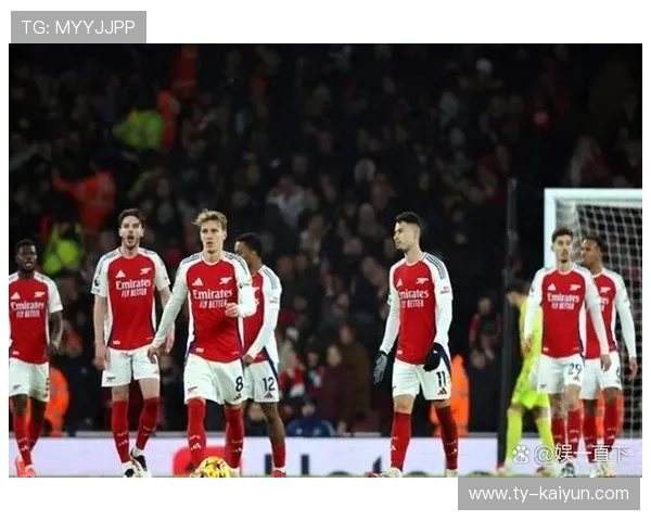 阿森纳强势推进逼得对手后撤,马丁内利劲射被扑