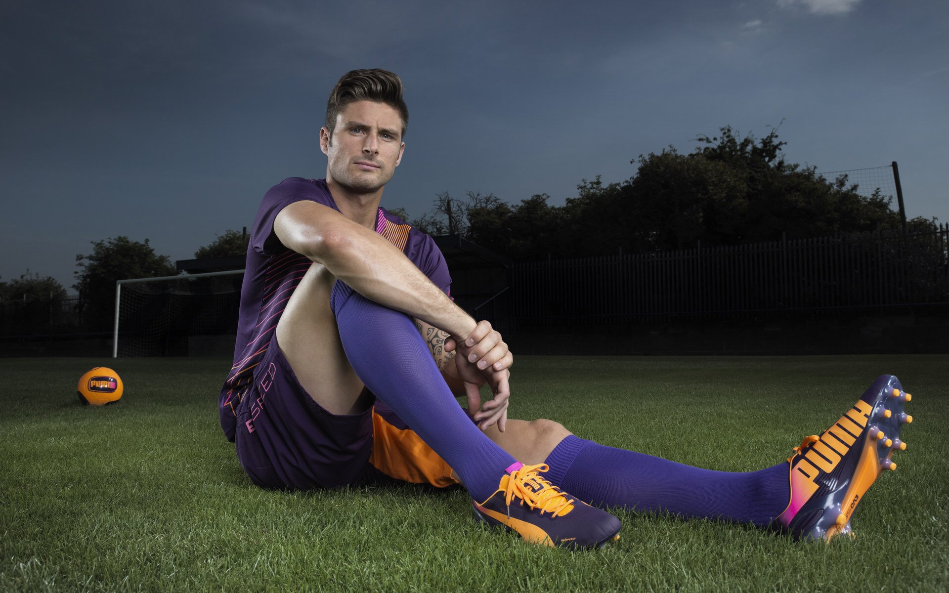 世界杯球场首次曝光，科技含量引发热议，世界杯球场是真草吗